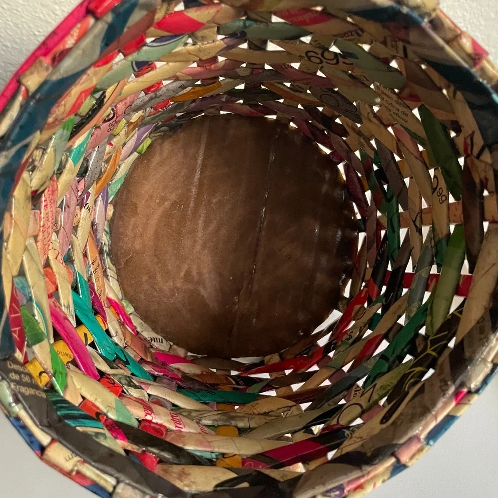 Vintage Woven Paper Planter Basket Handmade Multi-Colored‎ newsPaper Flowers